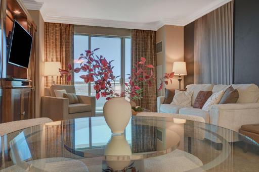 MGM Signature PREMIUM 1 BD/2BTH SUITE *City View - Housity