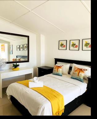 Hill Top Farm Lodge - Housity