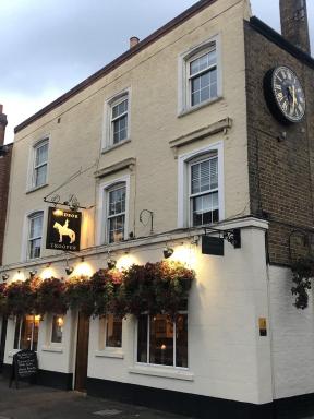 The Windsor Trooper Pub & Inn - Housity