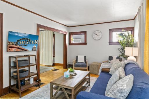 King Bed-Full Kitchen-Self Check-In-Parking-UofR - Housity