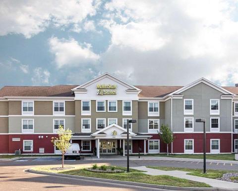 MainStay Suites Minot - Housity
