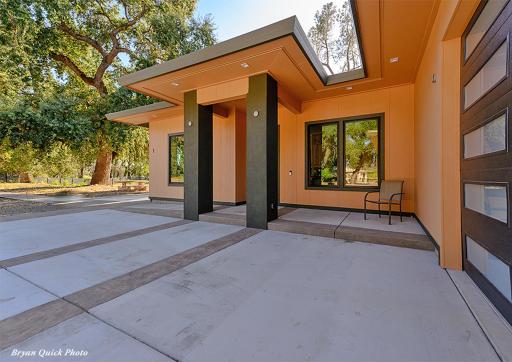 Three Bedroom River Access - Housity