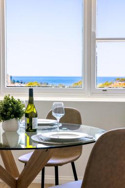 Coogee Ocean View - Deluxe one bedroom apartment - Housity