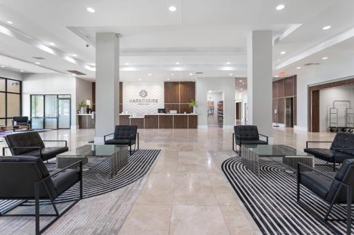 Harborside Hotel - Housity