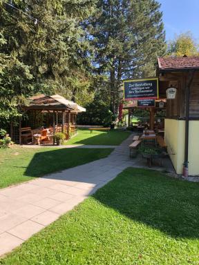 Heurigenbar - Housity