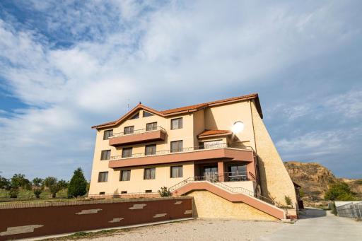 Hotel TROESMIS - Housity