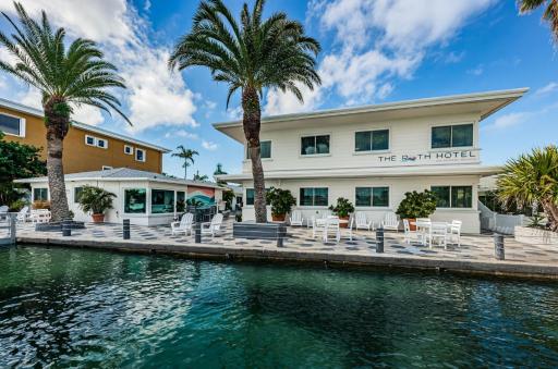 The Roth Hotel, Treasure Island, Florida - Housity
