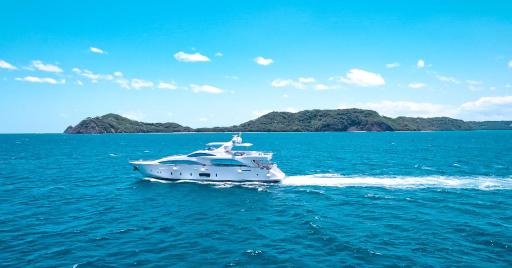 Coastal Elegance Luxury Yacht In Playa Flamingo - Housity
