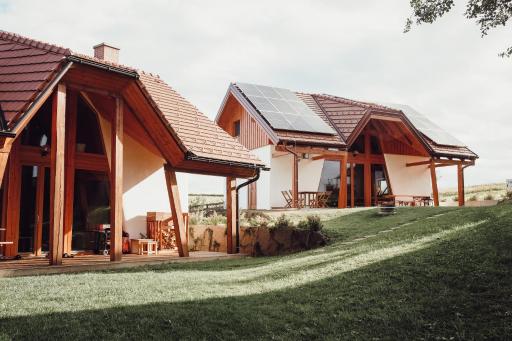 Makrobios Panonija - Housity