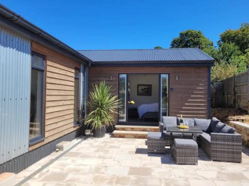 The Garden Lodge - Housity