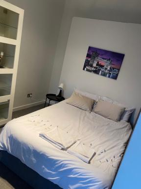 Lovely bright double room-private bathroom - Housity