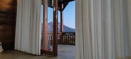 Villa Kedisan Lakeview - Housity
