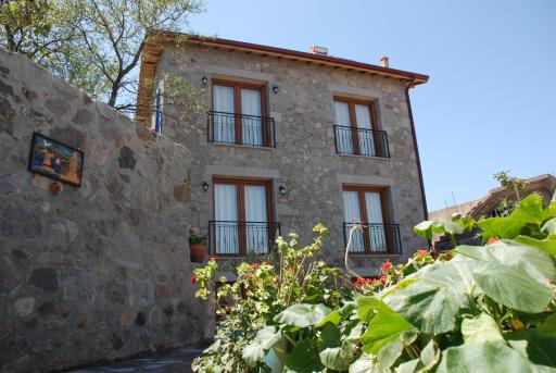 Olive Ranch Guest House - Housity
