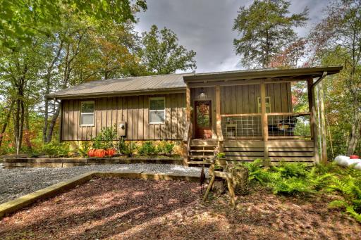 Blueberry Hill - Cuddleup - Housity