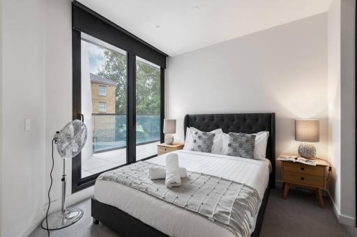 Executive Resort-Style Living at Leafy Albert Park - Housity