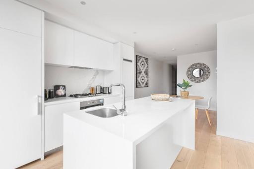 Executive Resort-Style Living at Leafy Albert Park - Housity