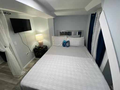 West NewYork NJ Cozy 2bed apt backyard to stay - Housity