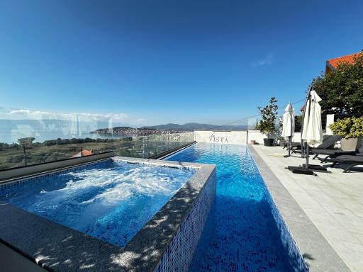 La Vista Luxury Villa - Housity