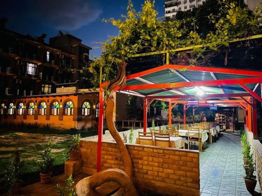 Cedar Hotel - Housity