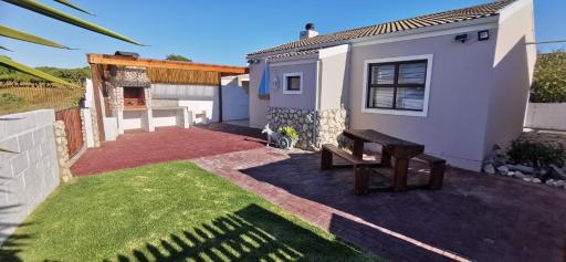 Langebaan Escape Self Catering Accommodation - Housity