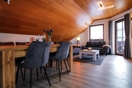 Stilvolle Wellness-Ferienwohnung in Neef Whirlpool, Sauna, Grill, Fitness, Billard & Moselblick - Housity