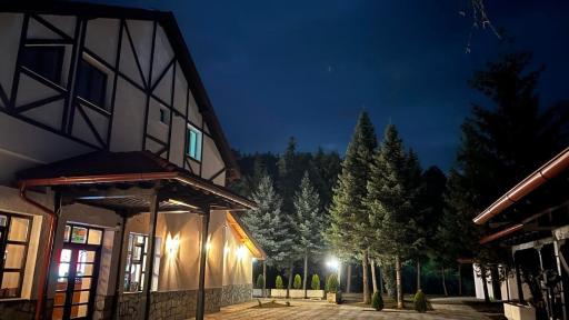 Loven dom Berovo - Housity