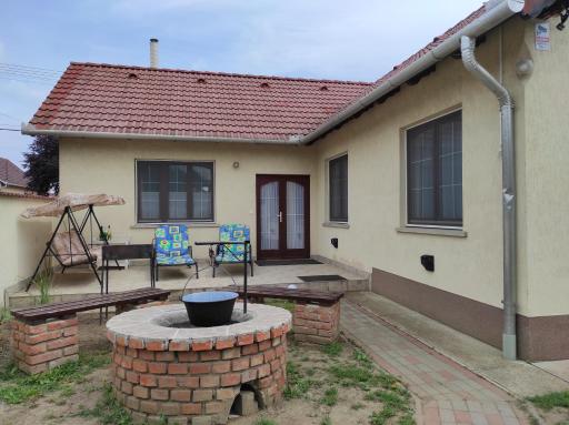 Holdfeny Vendeghaz - Housity