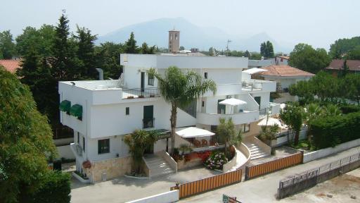 Hotel Paistos Paestum - Housity