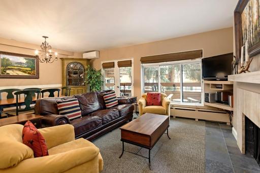 Fasching Haus Unit 180, Cozy, Deluxe Condo with Private Deck, 2 Blocks from Downtown - Housity