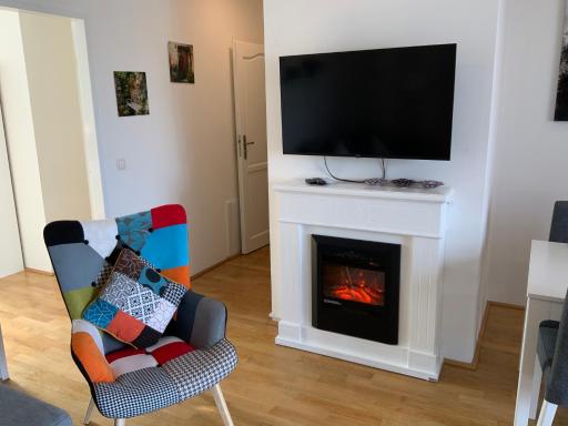 Sunny & cozy Penthouse with Balcony DG5 - Housity