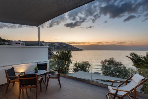 Beachfront Travel Proud Aniv Villa by the Sea - 5m from the beach - Housity