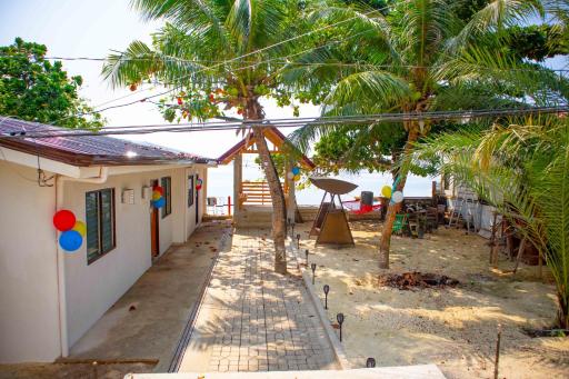 Voz Resort Beach Front - Housity