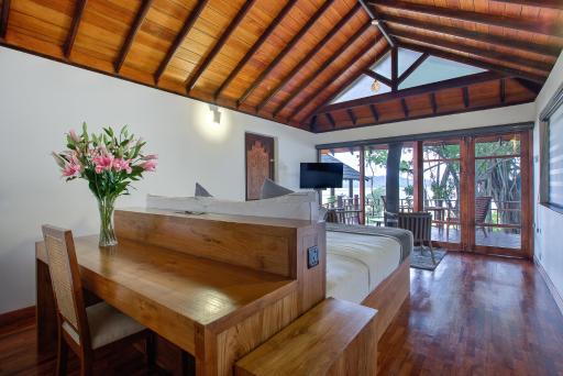 The Deer Park Hotel - Housity