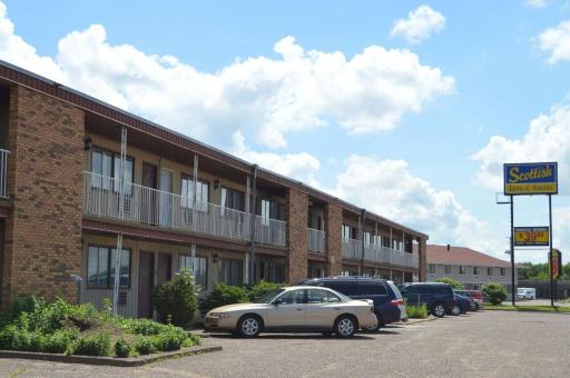 Scottish Inn & Suites - Eau Claire - Housity