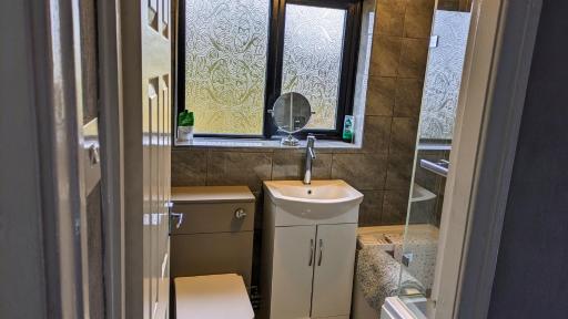 Summerhill, Wrexham - Key Worker friendly - Housity