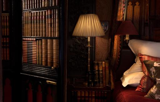 The Witchery by the Castle - Housity