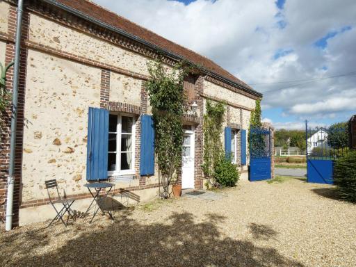 Charmante maison avec piscine chauffée, cour fermée, proche Dreux et Chartres - FR-1-581-6 - Housity