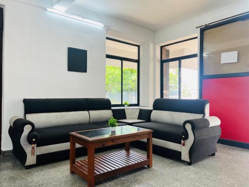 Hotel Sunday - Townhouse Club Airport Trivandrum - Housity