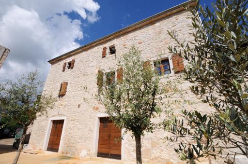 Bed & Breakfast Korta Gira - Housity