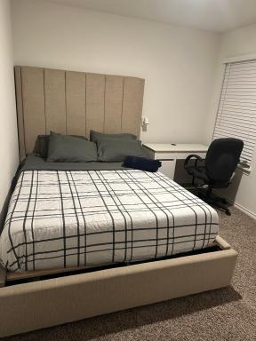 Cozy Room in a quiet house for professionals / Business Travel - Housity