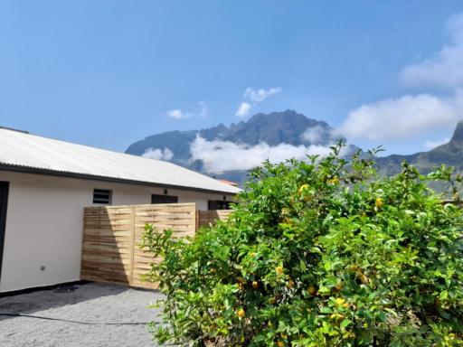 LES SOMMETS DE SALAZIE CHAMBRES D'HÔTES - Housity