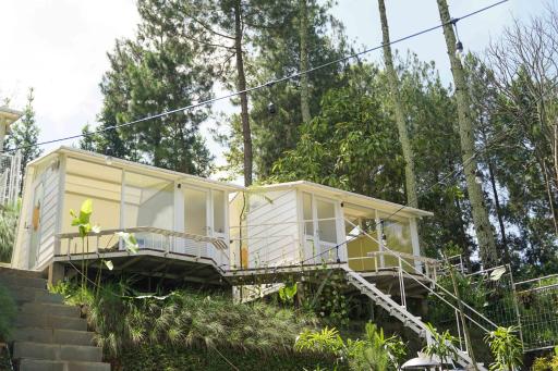 Over Easy Glamping Site - Housity