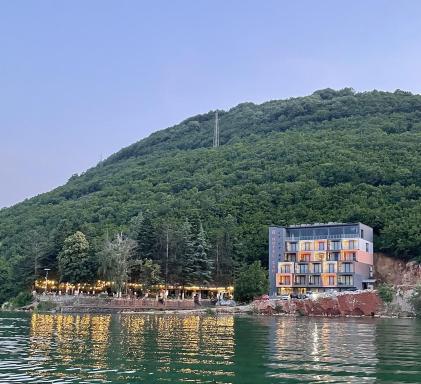 Hotel Cami - Housity