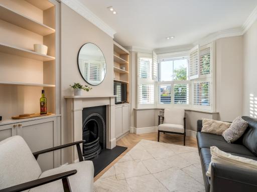 Pass the Keys Stunning 3 Bedroom Townhouse in Central St Albans - Housity