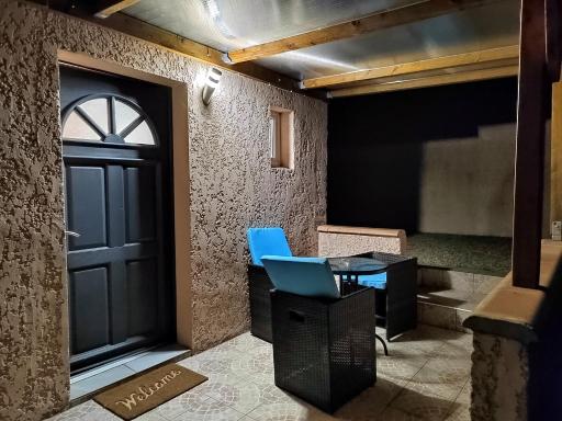 La RIVIERA maison avec rivière et jardin 35Mins de PARIS RER C à 600m pour Tour Eiffel ORLY airport 25km Restaurants et supermarchés proches - Housity