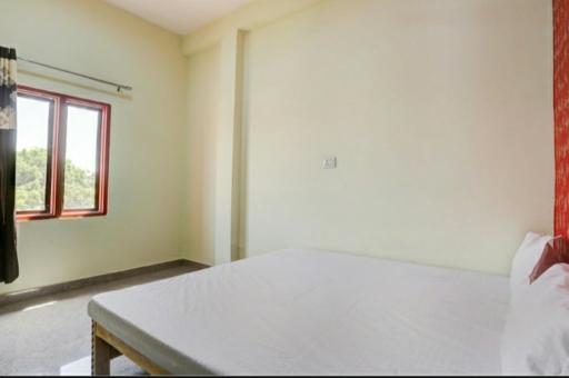 Hotel M J - Housity