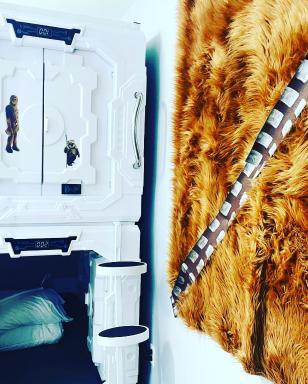 Star Wars Themed Sleeping Pod With Kitchen Access - Housity