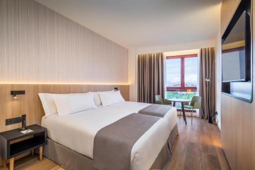Occidental Pamplona - Housity