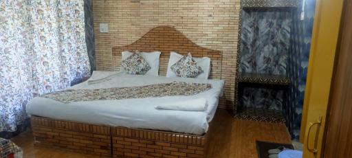 Hotel Summer Palace, Pahalgam - Housity