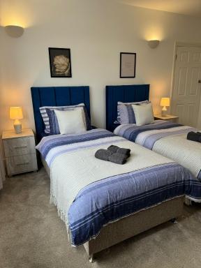 Smart ROOMS Easy access to Central London By Piccadilly Line - Housity